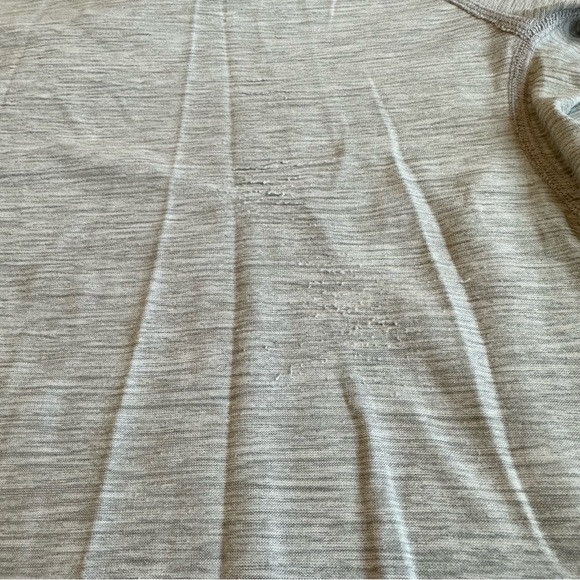 Old Navy Ultra-Soft Breathe ON Long-Sleeve Tee - Men's Small - Picture 8 of 9